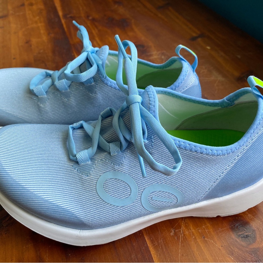 OOFOS Oomg St. LS Carolina Blue Sneakers Women’s 7.5